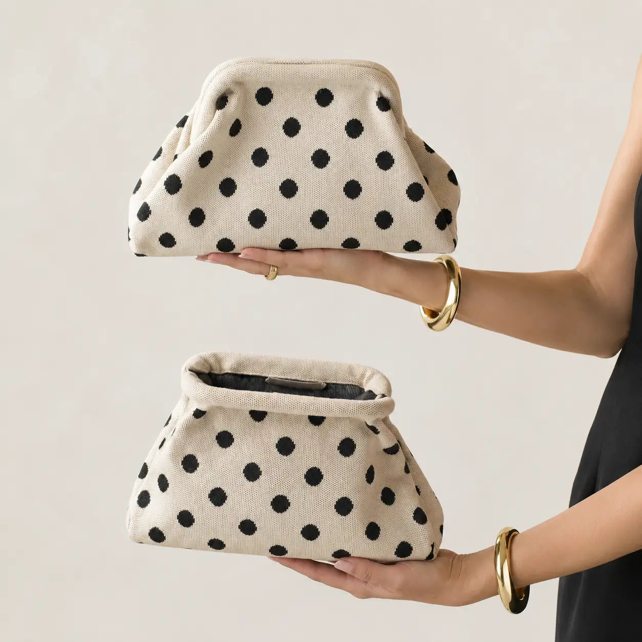 Etui / Clutch met stippen (beige / zwart)